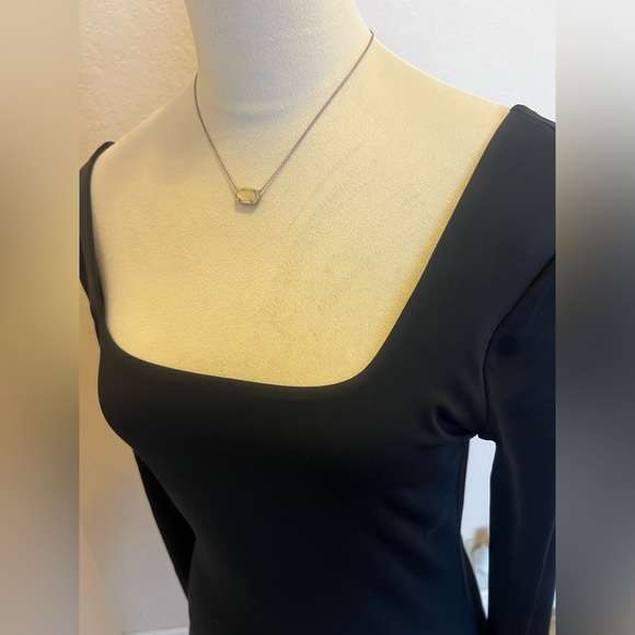 NWT EXPRESS Body Contour High Compression Square Neck Long Sleeve Top, Blk, Med - Picture 10 of 11